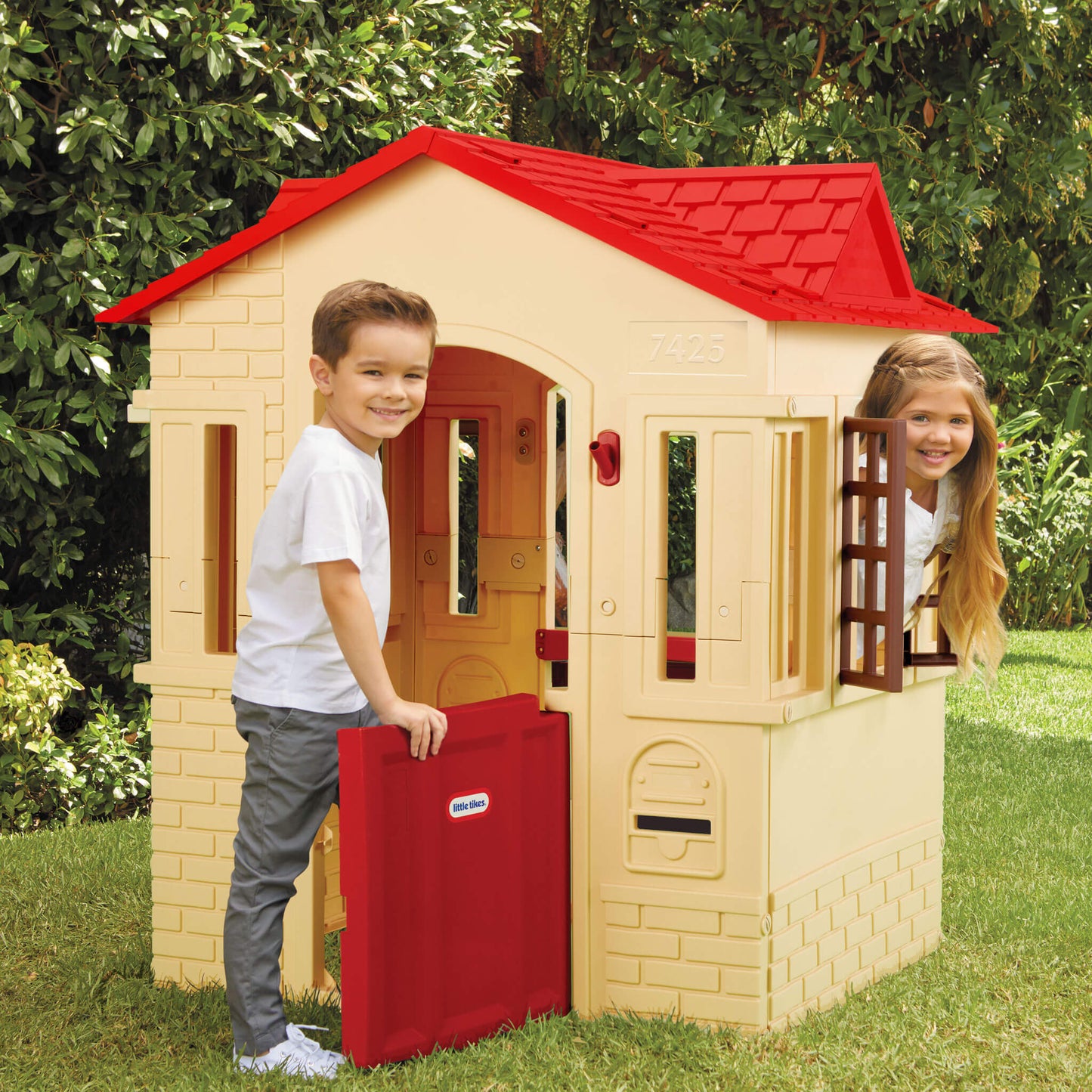 Cape Cottage Playhouse - Tan / Little Tikes Quality