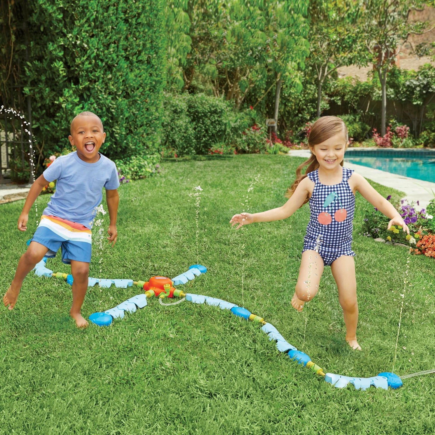 Dancing Sprinkler Fun / Little Tikes Trending