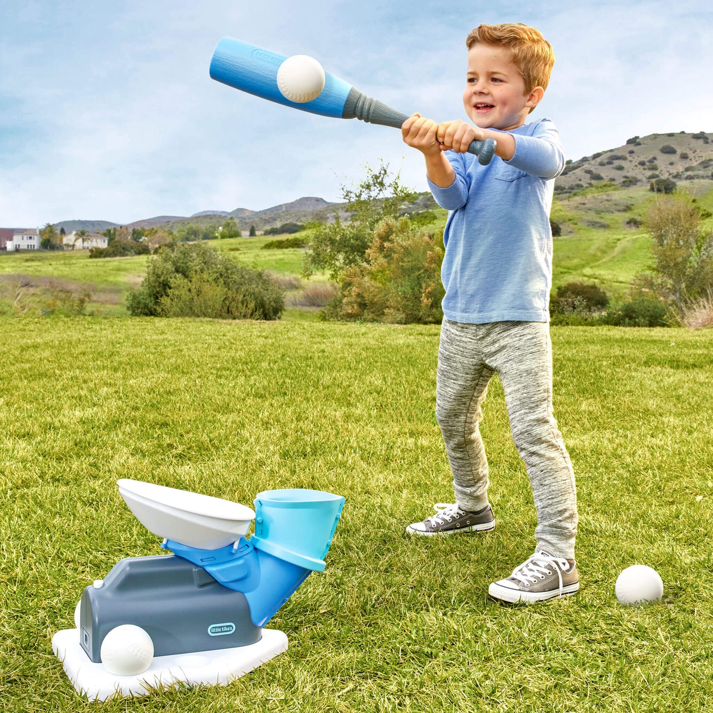 2-in-1 Pop 'n Pitch Trainer Toy / Little Tikes Trending