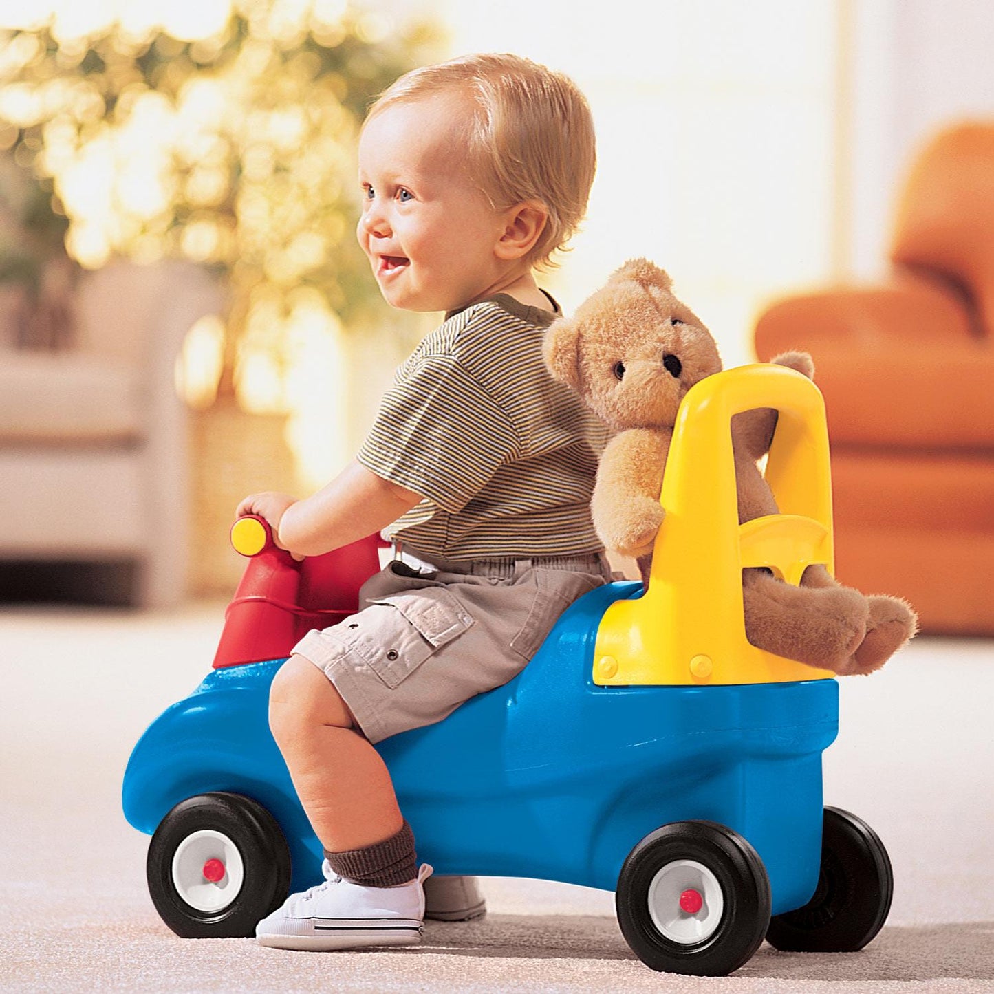 Push & Ride Racer – 2-in-1 Toddler Ride-On & Walker / Little Tikes Essential