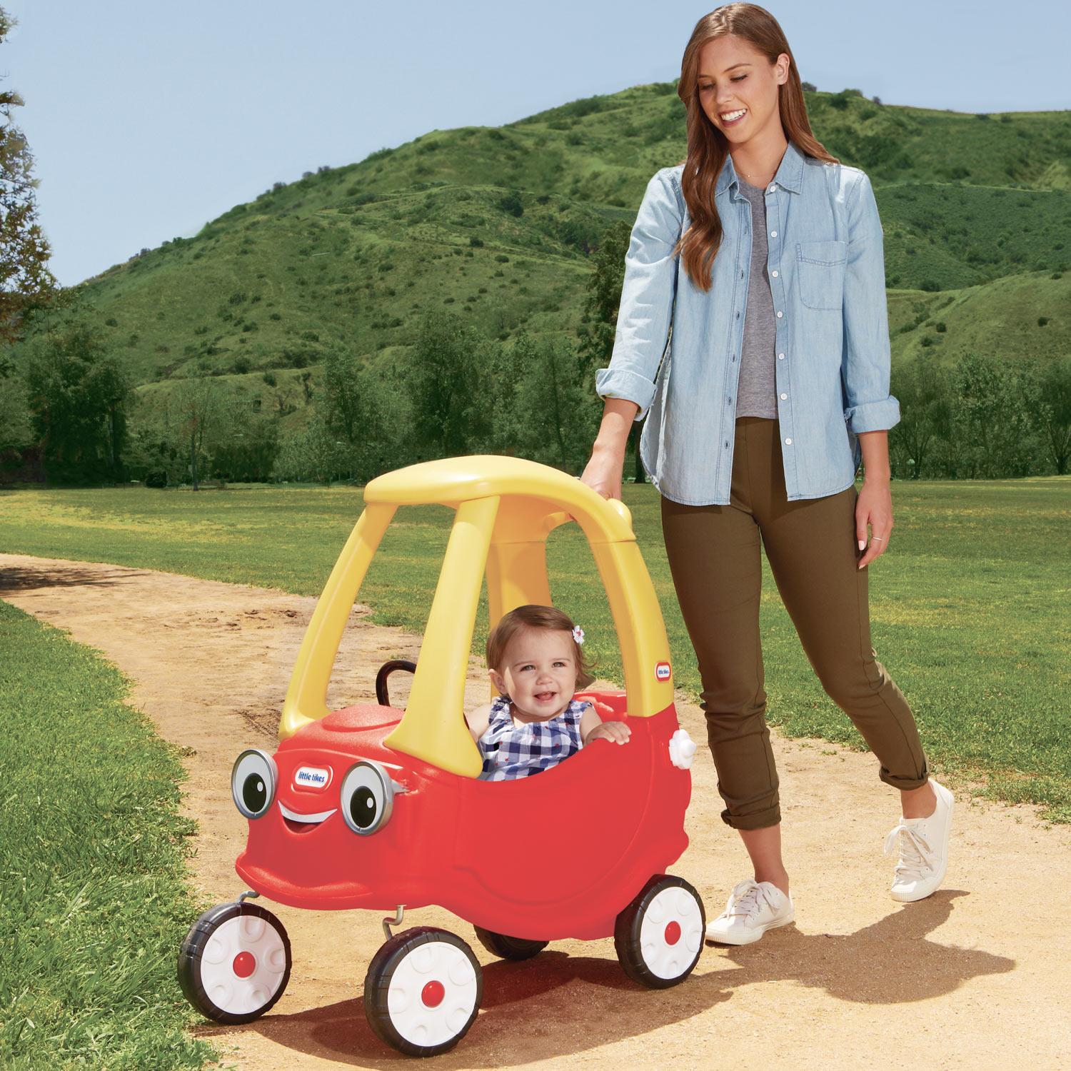 Cozy Coupe Classic Ride-On Car - Working Door & Horn / Little Tikes Everyday