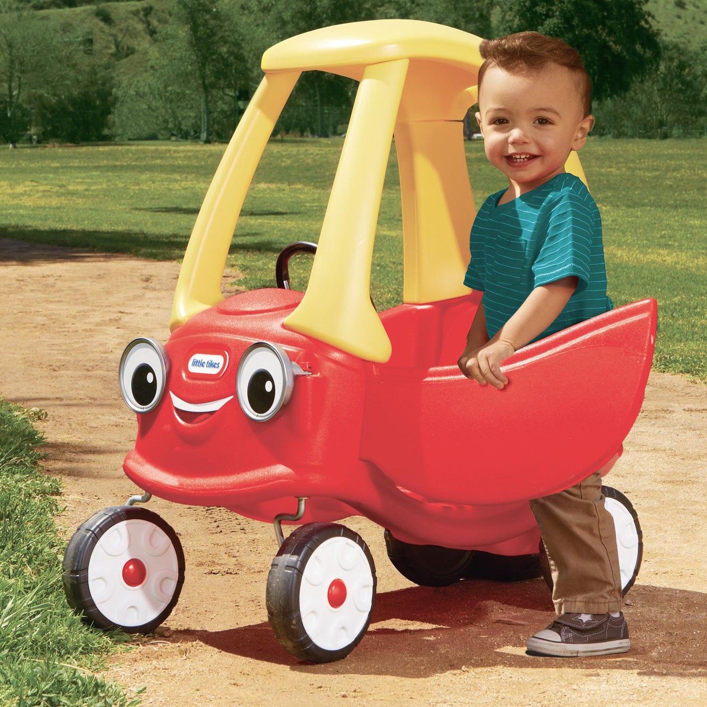 Cozy Coupe Classic Ride-On Car - Working Door & Horn / Little Tikes Everyday