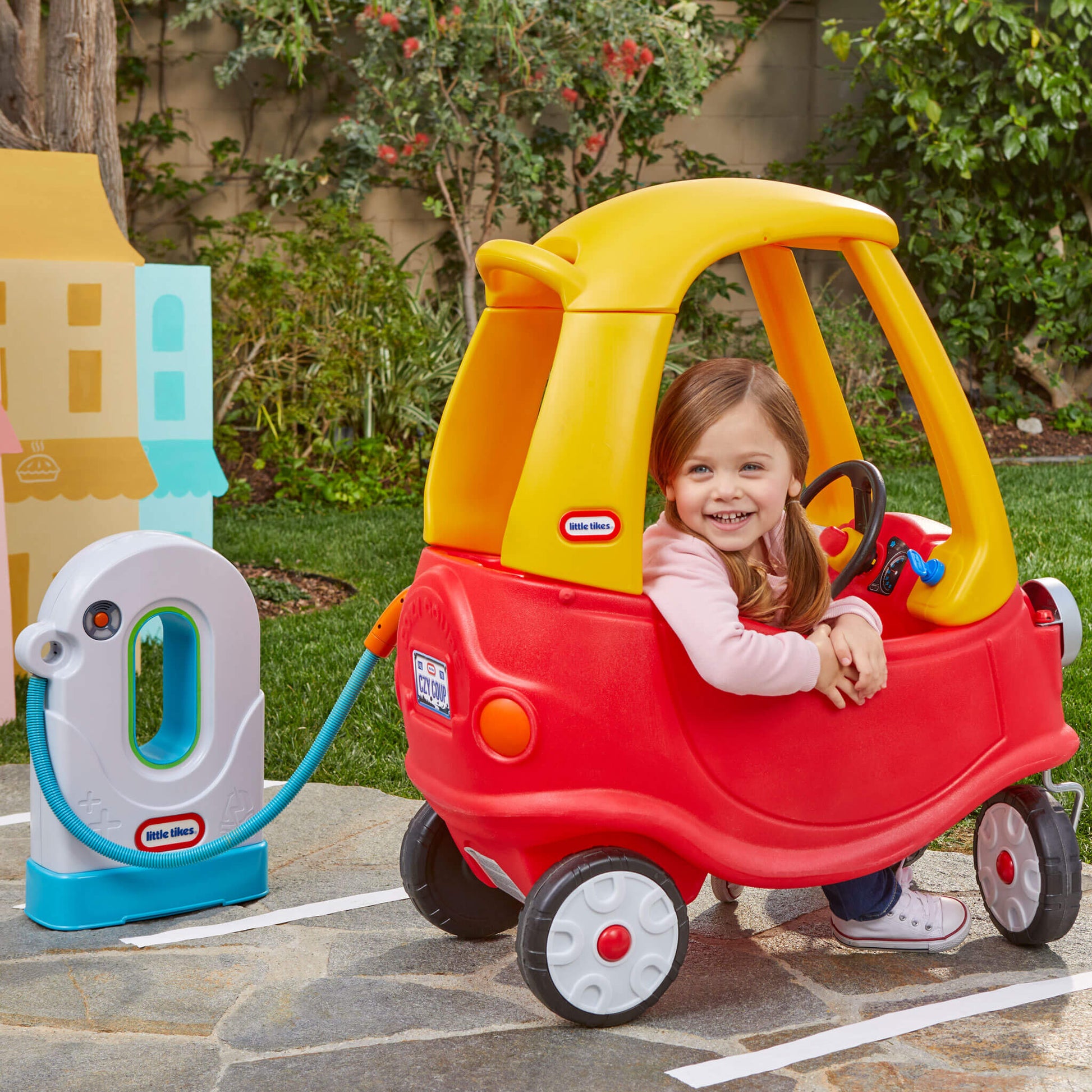 Cozy E-Charging Station / Little Tikes New