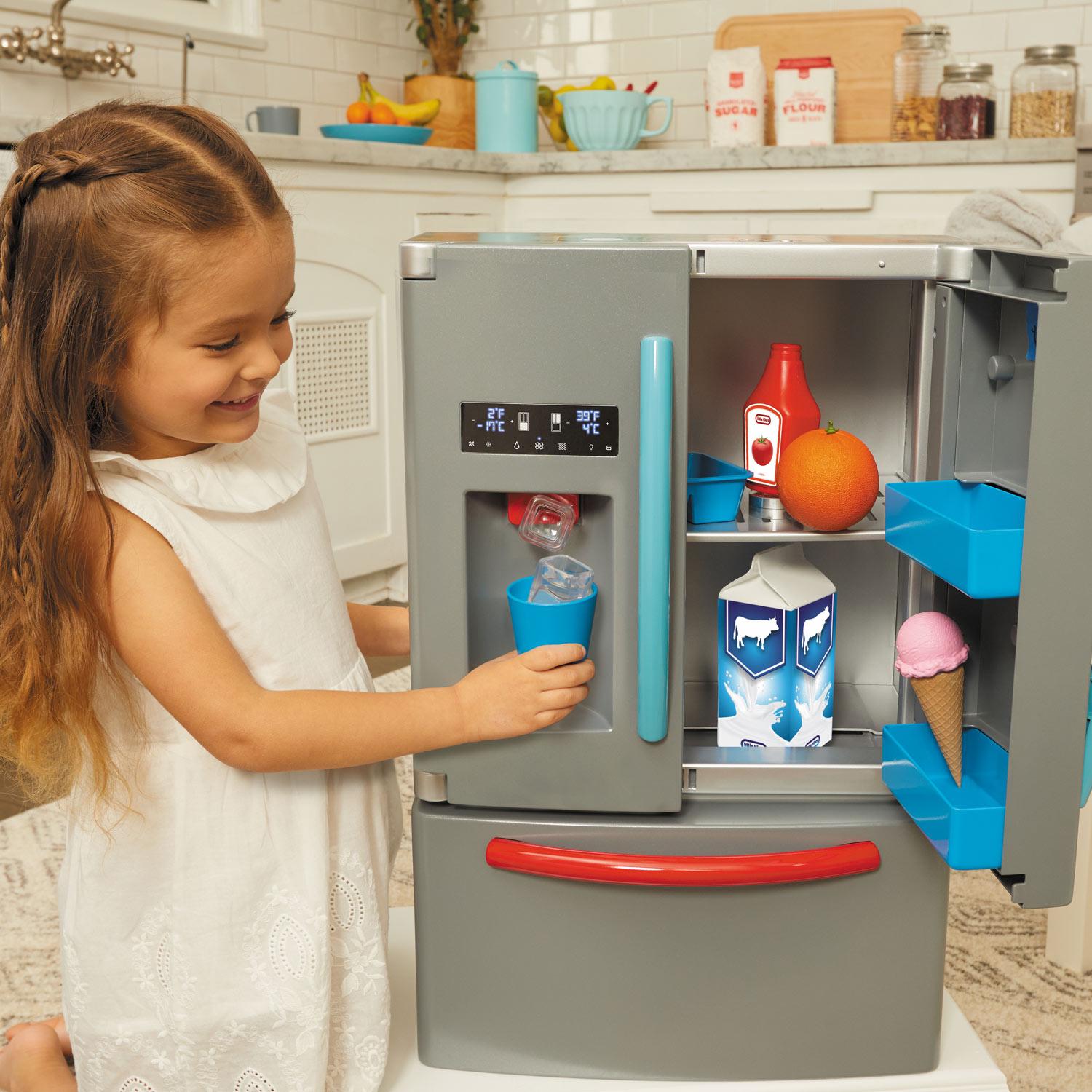 First Fridge – Realistic Pretend Play Refrigerator / Little Tikes Everyday