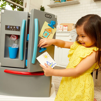 First Fridge – Realistic Pretend Play Refrigerator / Little Tikes Everyday
