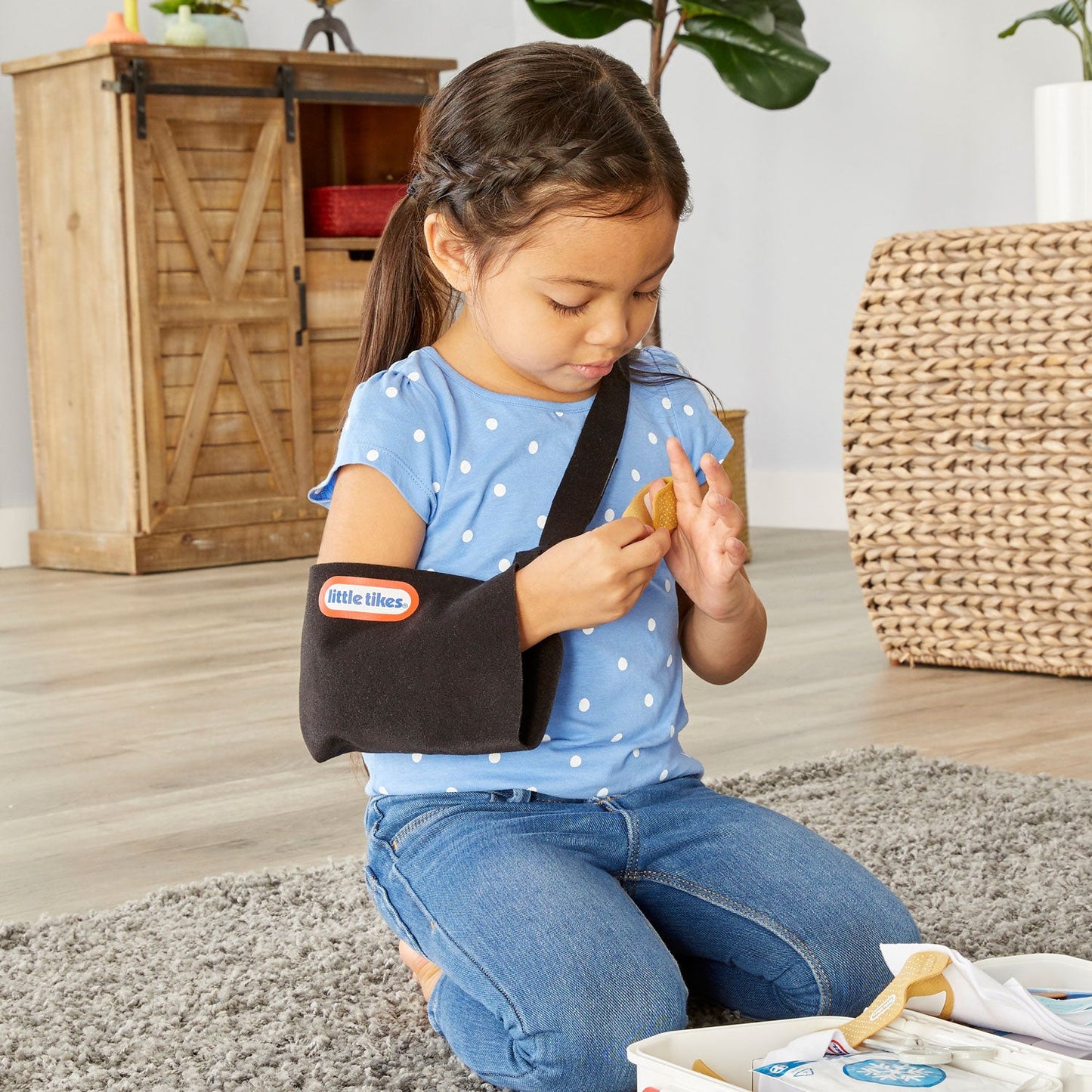 First Aid Kit – Pretend Play Medical Set / Little Tikes Classic