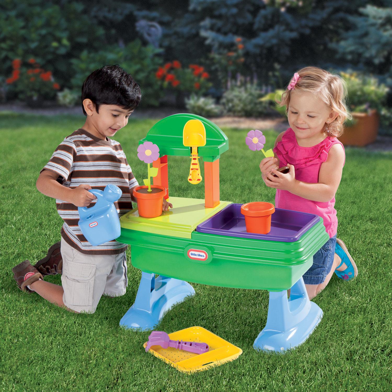 Garden Table / Little Tikes Latest