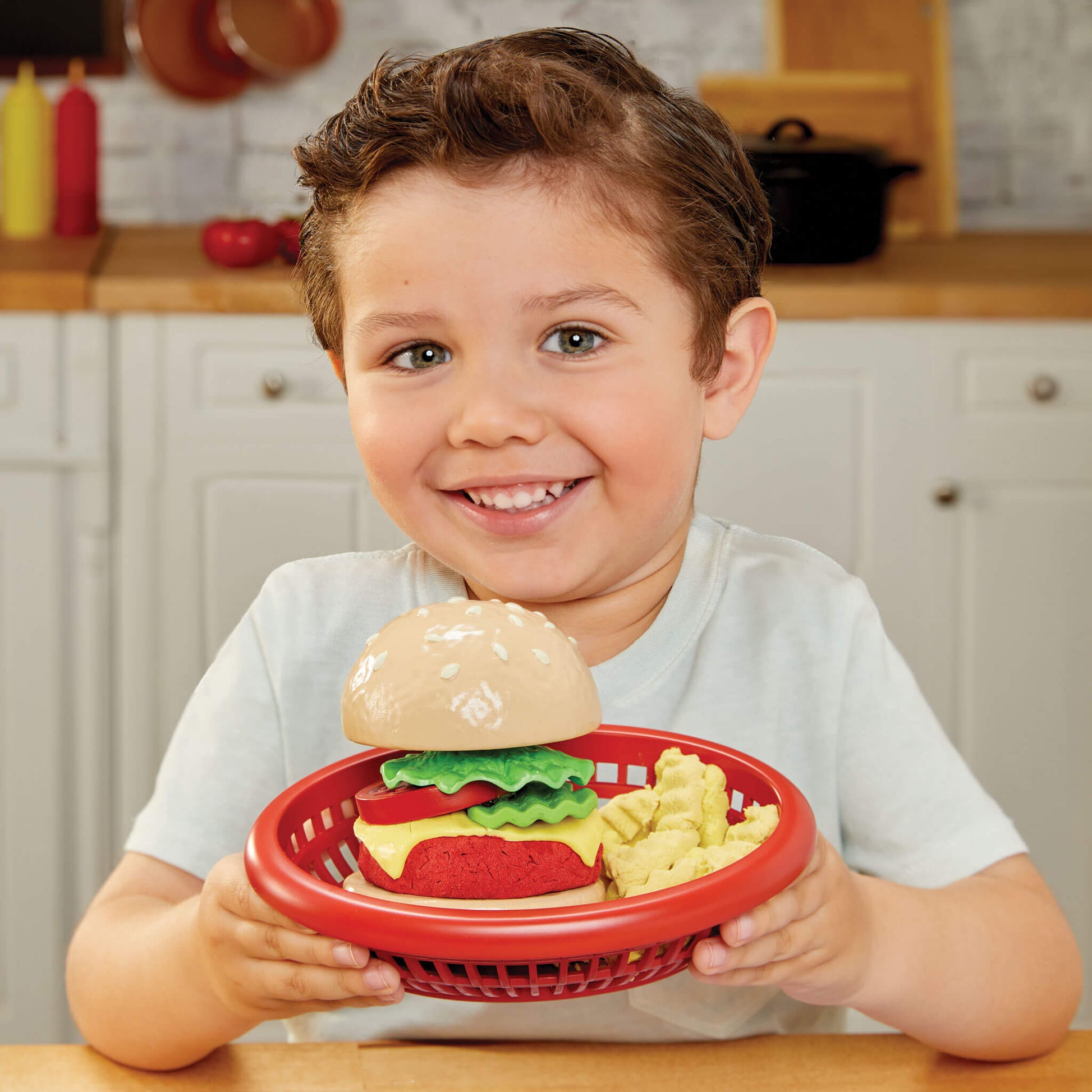 Creative Chefs Cheeseburger and Fries Kit / Little Tikes Value