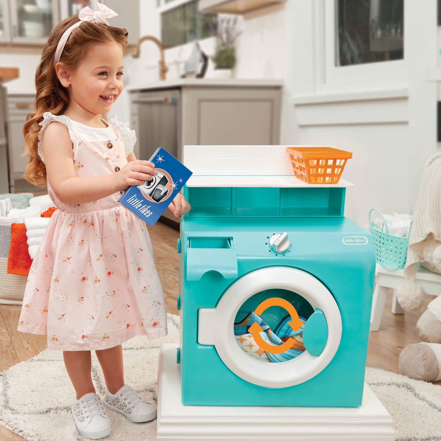 First Retro Washer-Dryer - Pretend Play Laundry Set / Little Tikes Exclusive