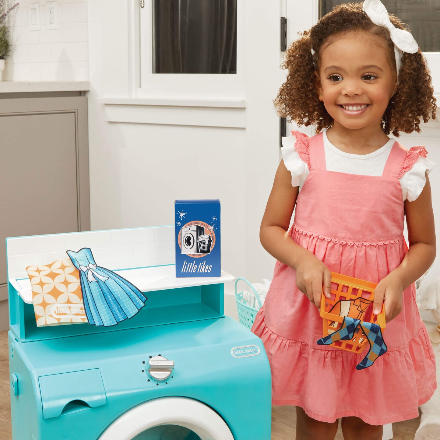 First Retro Washer-Dryer - Pretend Play Laundry Set / Little Tikes Exclusive