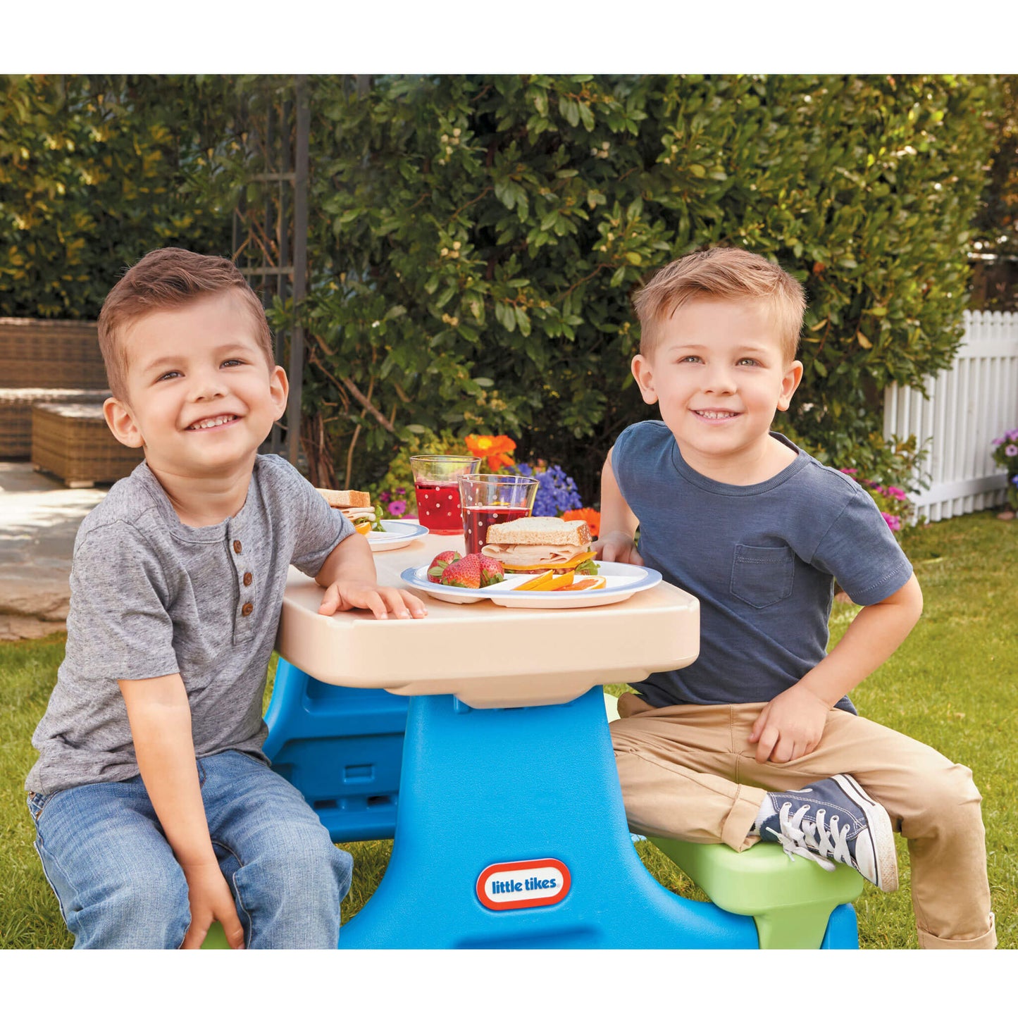 Easy Store Jr. Play Table with Umbrella - Blue/Green / Little Tikes Latest