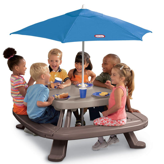 Fold 'n Store Picnic Table with Market Umbrella / Little Tikes Quality