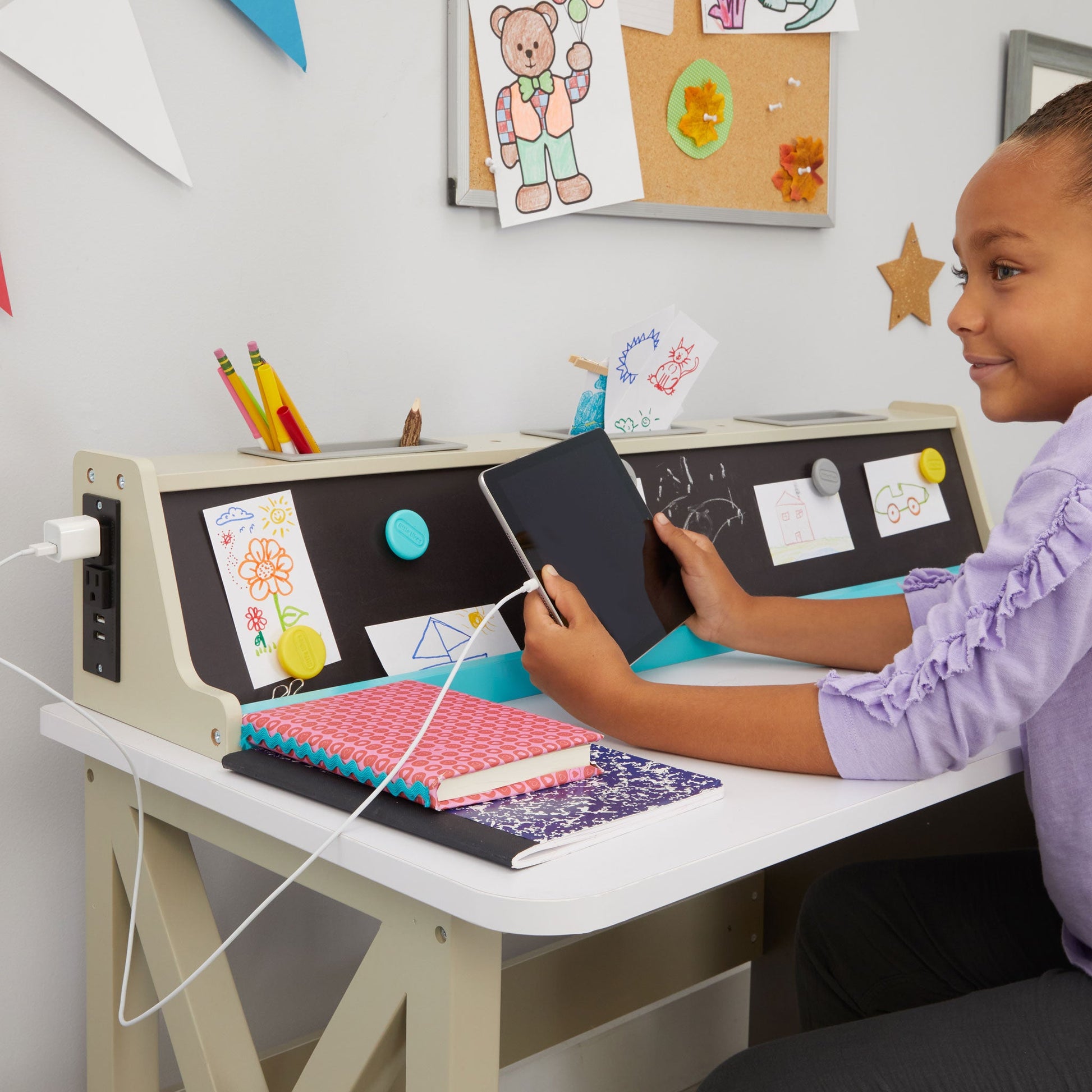 2-in-1 Chalkboard Desk / Little Tikes Trending