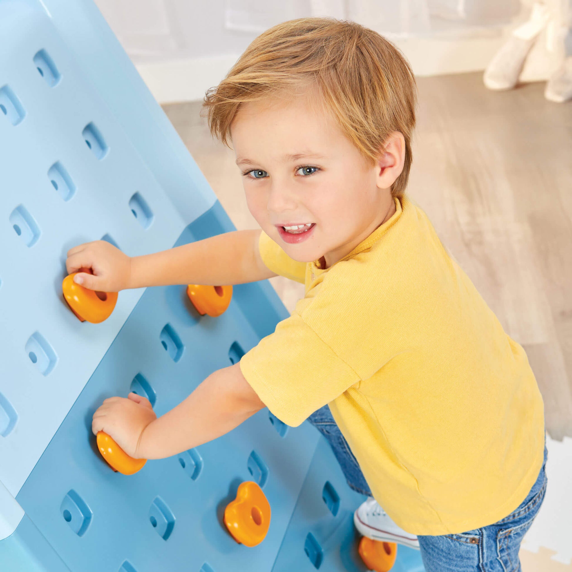 Campin' & Climb Wall / Little Tikes New