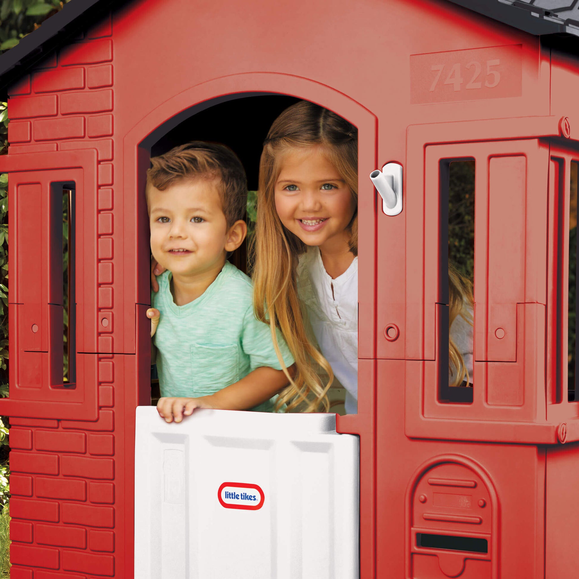 Cape Cottage Playhouse™ - Red / Little Tikes Latest