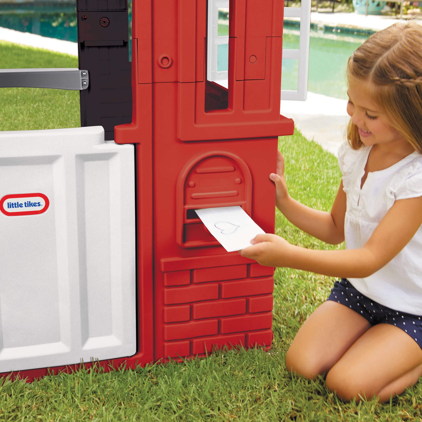 Cape Cottage Playhouse™ - Red / Little Tikes Latest