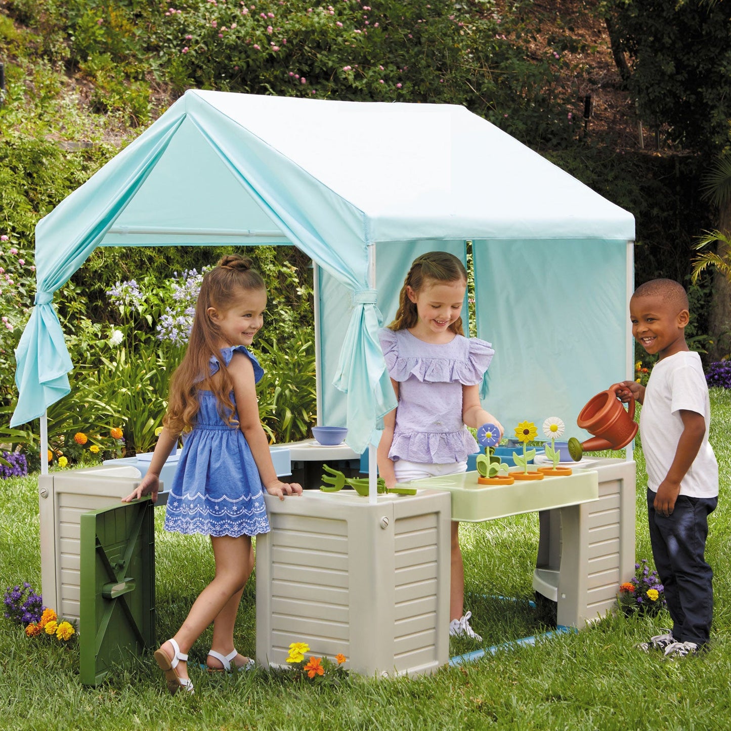 Backyard Bungalow Outdoor Playhouse / Little Tikes Trusted