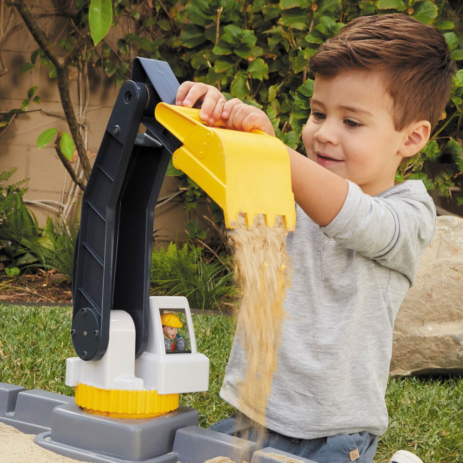 Dirt Diggers Excavator Sandbox / Little Tikes Trending