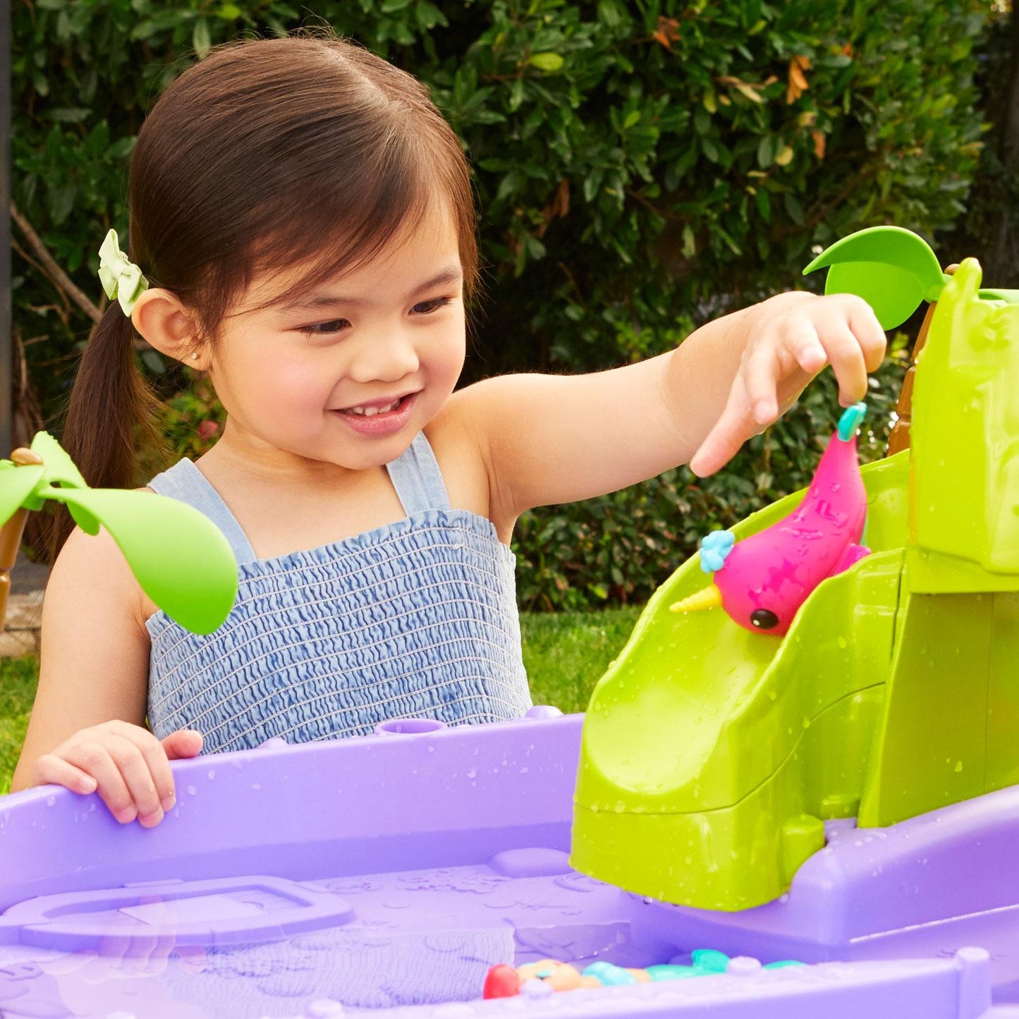 Mermaid Island Wavemaker Water Table / Little Tikes Trusted