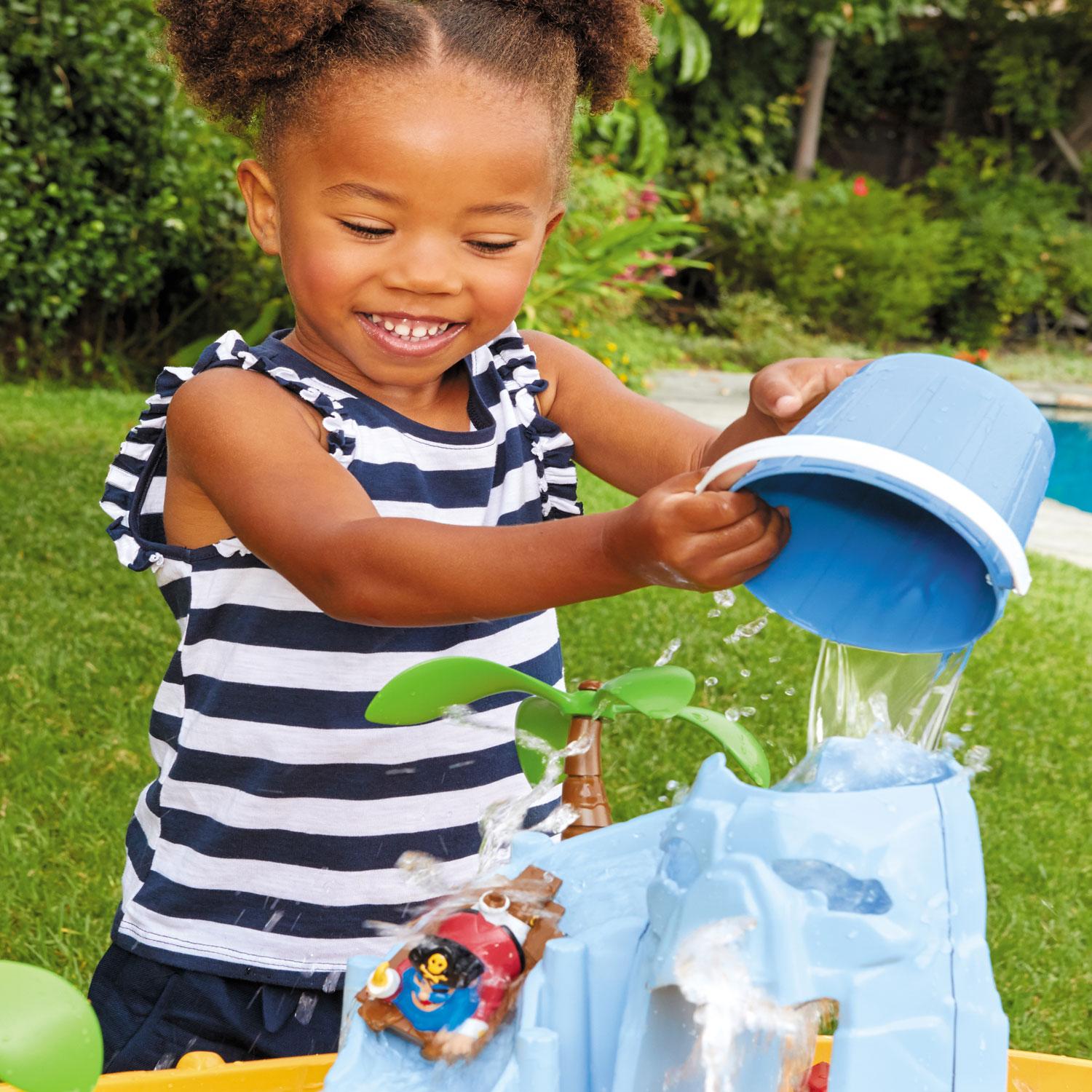 Island Wavemaker Water Table / Little Tikes Featured