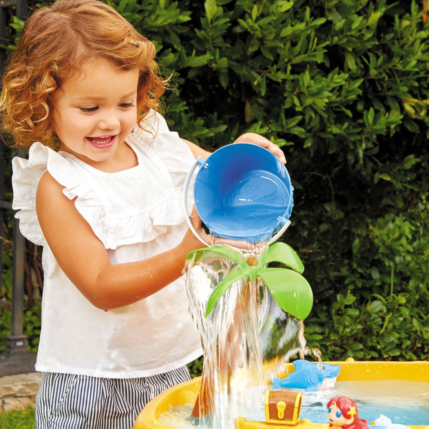Island Wavemaker Water Table / Little Tikes Featured